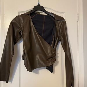 Oak and fort leather cross over top